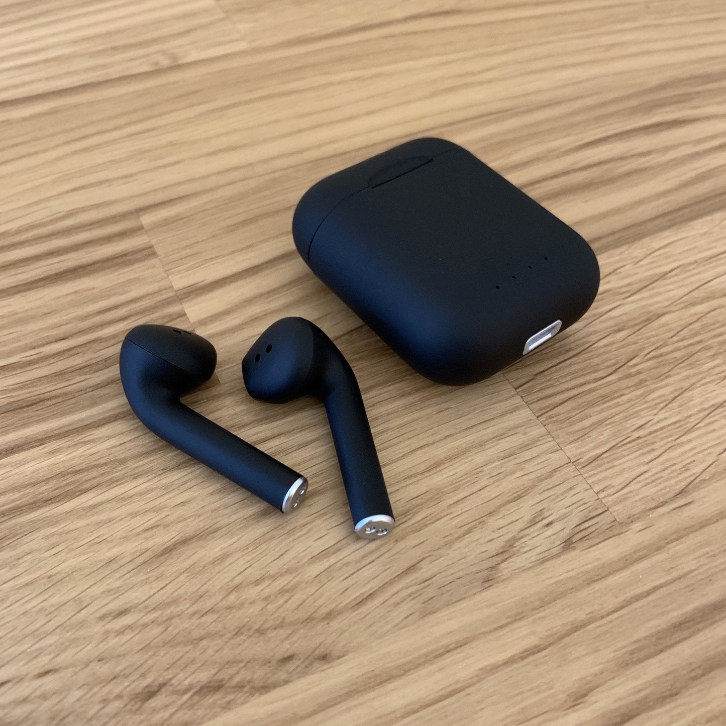 Airpods Generation 2, Black - MAQHUB