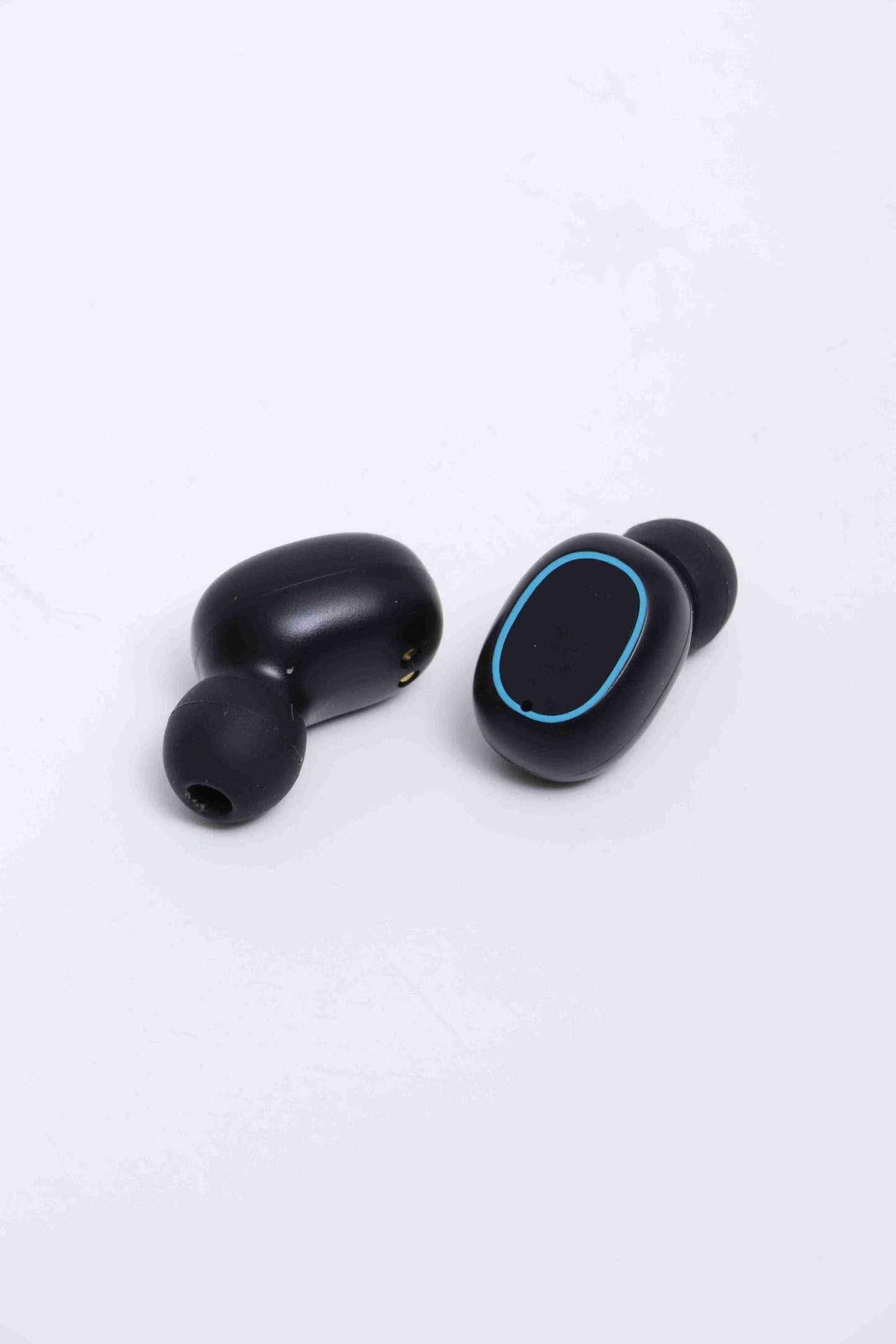 M18 Wireless Earbuds, Black - MAQHUB